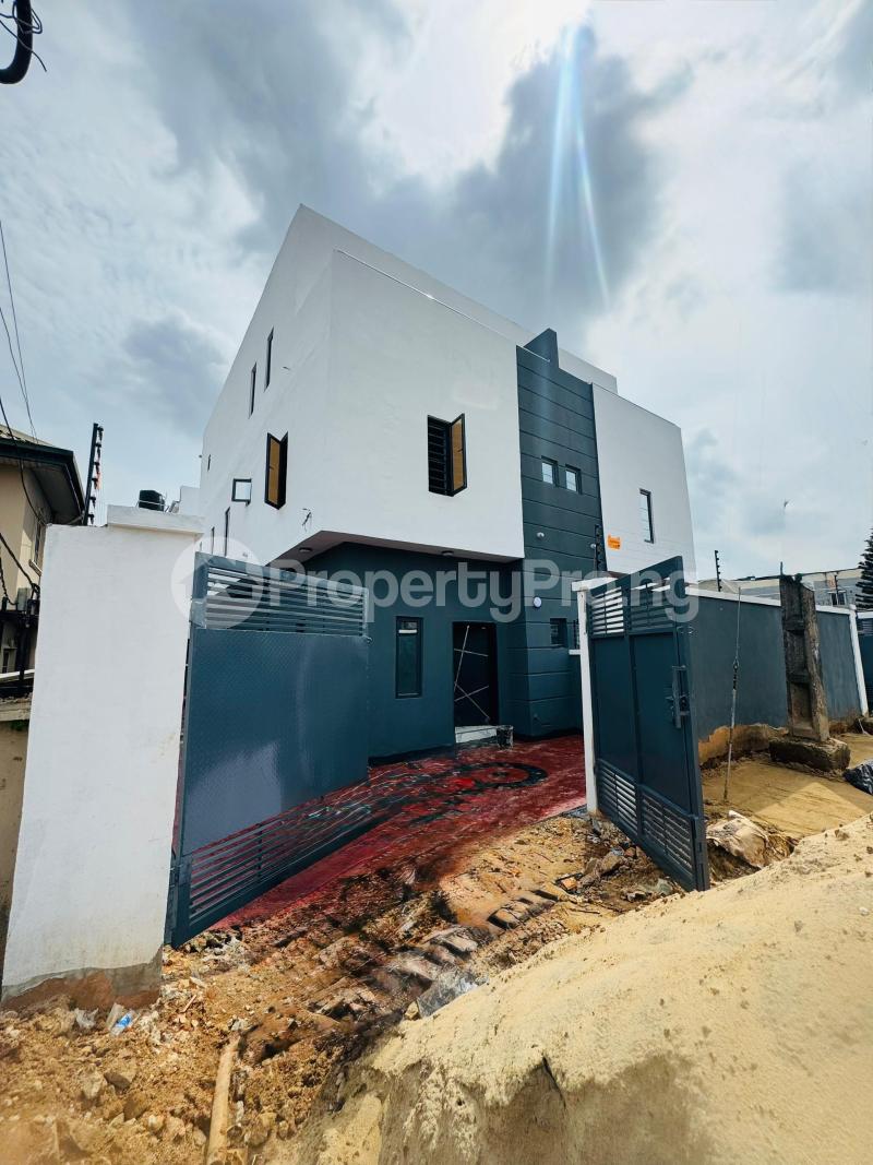4 bedroom House for sale Magodo Phase 1 Magodo Kosofe/Ikosi Lagos