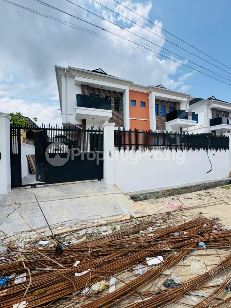 4 bedroom House for sale Surulere Lagos