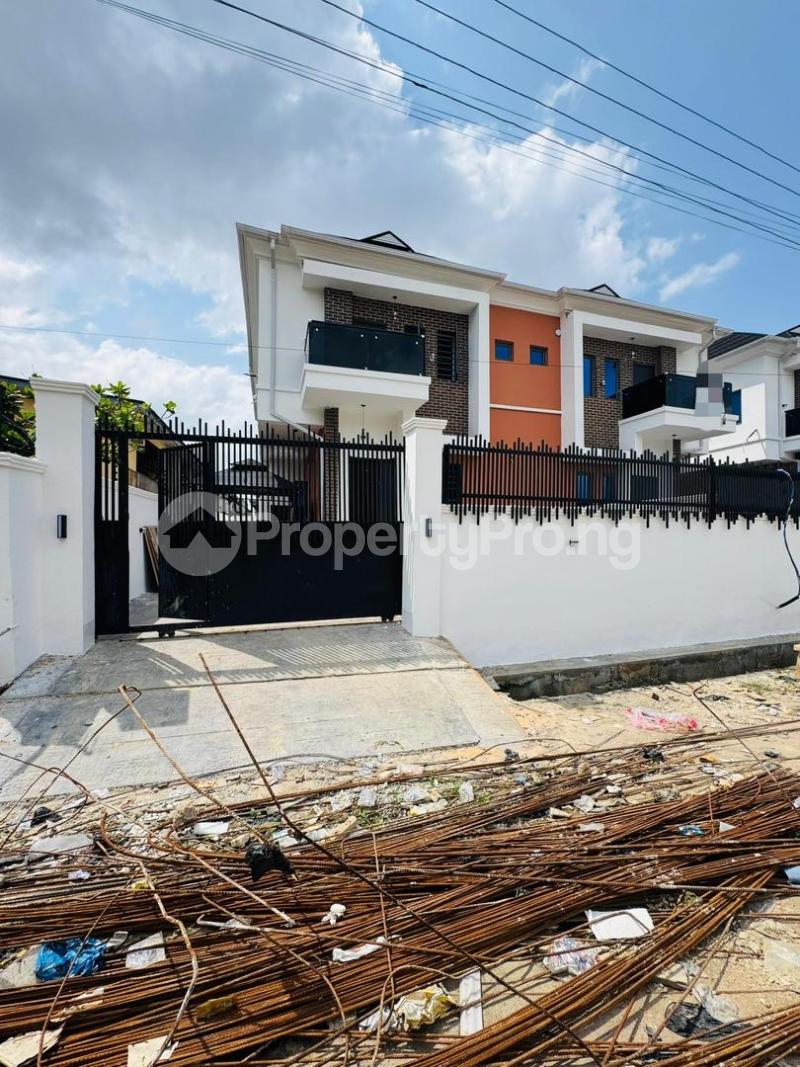 4 bedroom House for sale Surulere Lagos