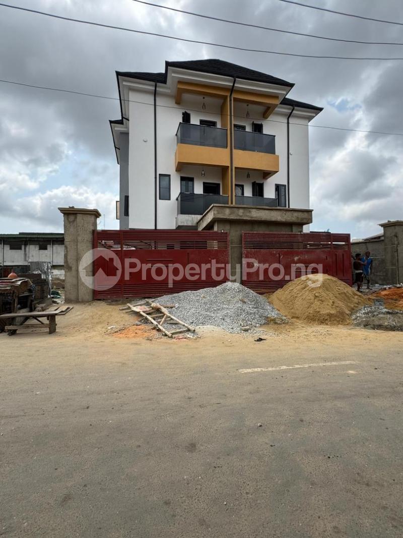 4 bedroom House for sale Surulere Lagos