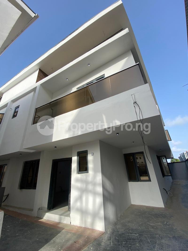 4 bedroom House for sale Opposite Shoprite Ologolo Lekki Lagos - 0