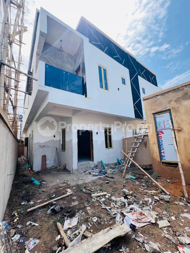 4 bedroom House for sale In A Gated And Secured Estate Ologolo Lekki Lagos