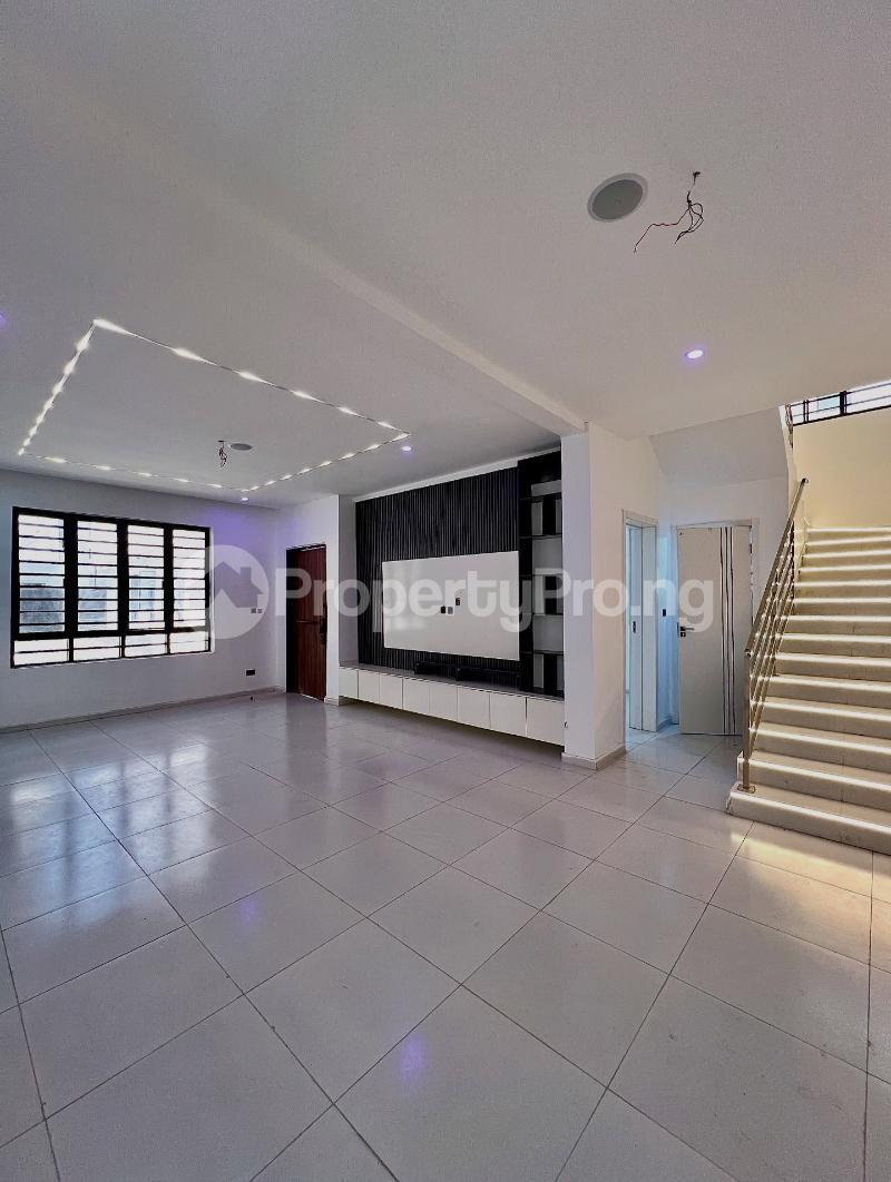 4 bedroom House for sale 4 Bedroom Duplex With Equipped Gym, Spacious Children’s Play Area, Large Compound, Located In A Fully Secured Call To Access Estate orchid Lekki Lagos