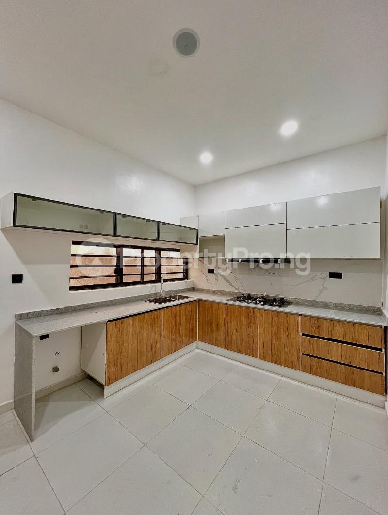 4 bedroom House for sale 4 Bedroom Duplex With Equipped Gym, Spacious Children’s Play Area, Large Compound, Located In A Fully Secured Call To Access Estate orchid Lekki Lagos