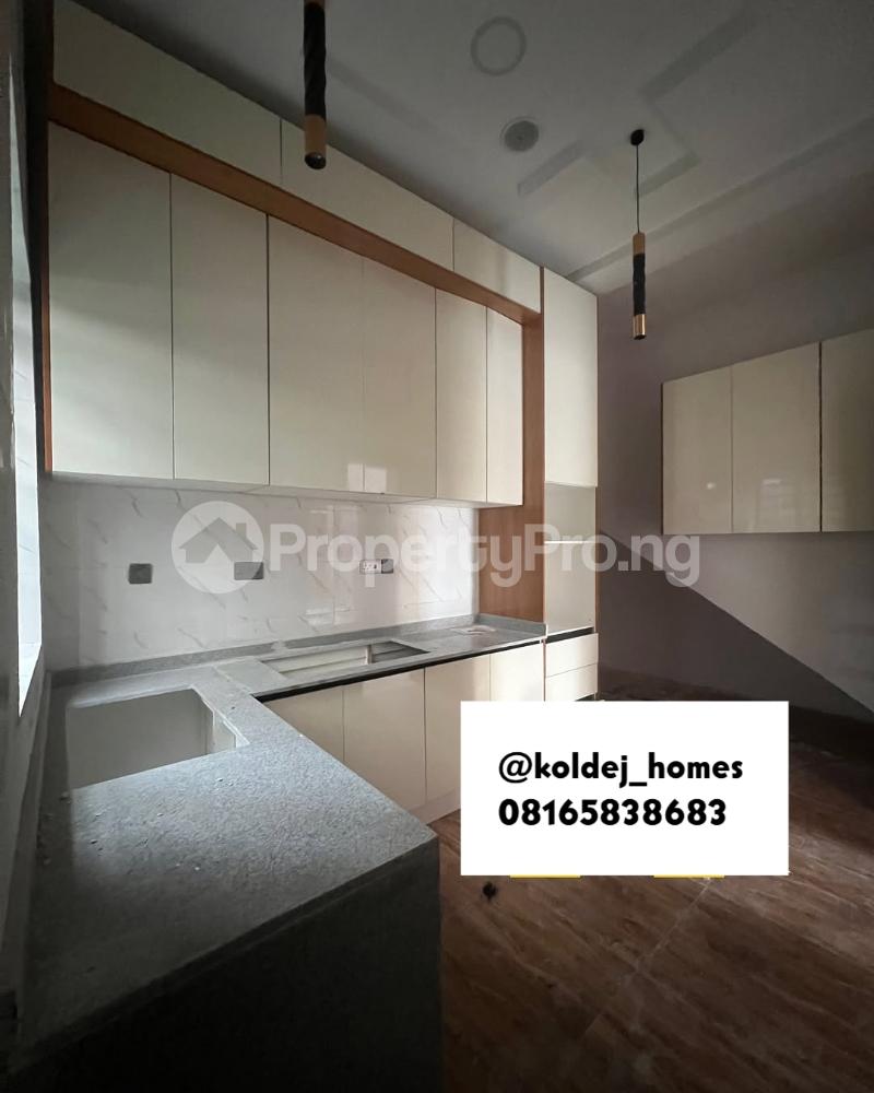 4 bedroom House for sale Ologolo Lekki Lagos