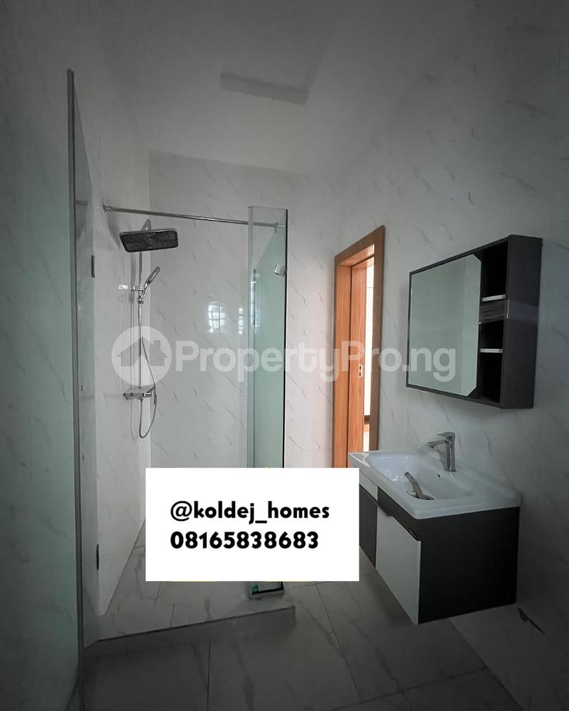 4 bedroom House for sale Ologolo Lekki Lagos