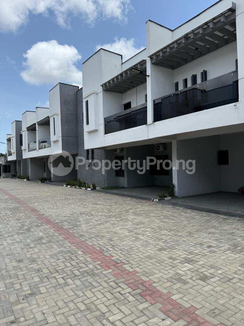 4 bedroom House for rent Ado Road Ajah Lagos