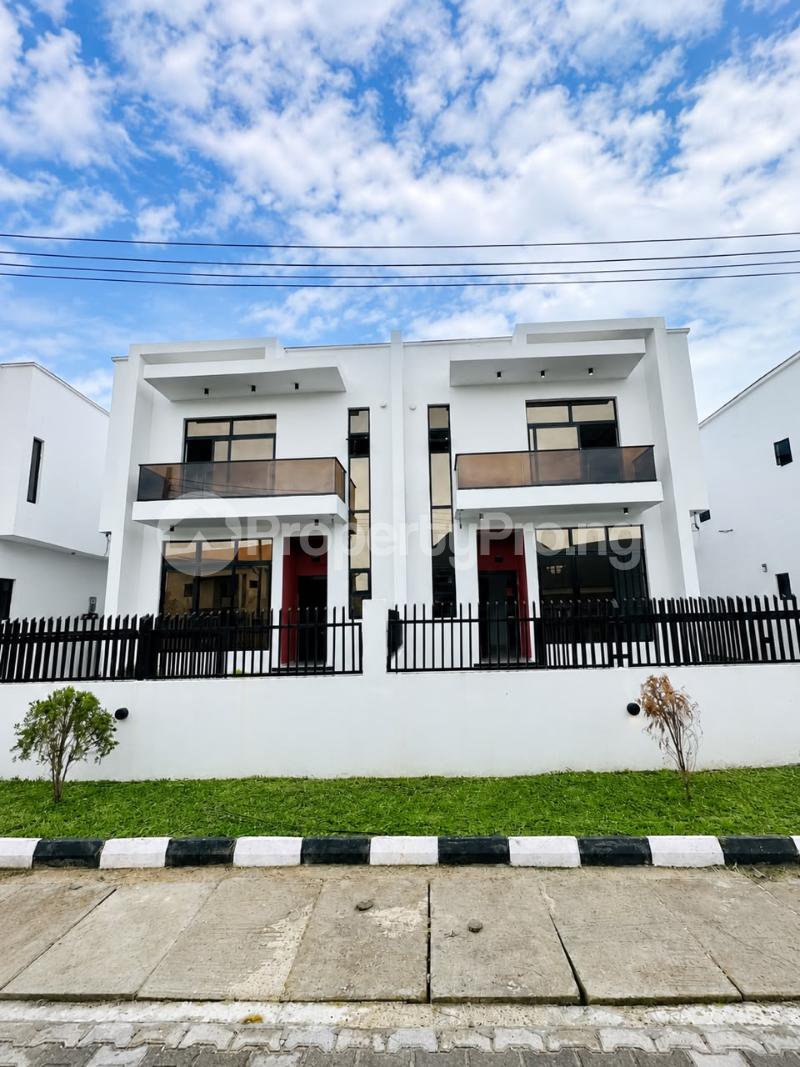 4 bedroom House for sale Lekki Epe Express Way After Lagos Business School. Sangotedo Ajah Lagos