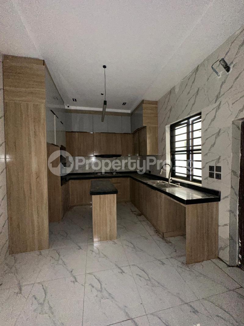 4 bedroom House for sale 2nd Toll Gate Lekki Lagos