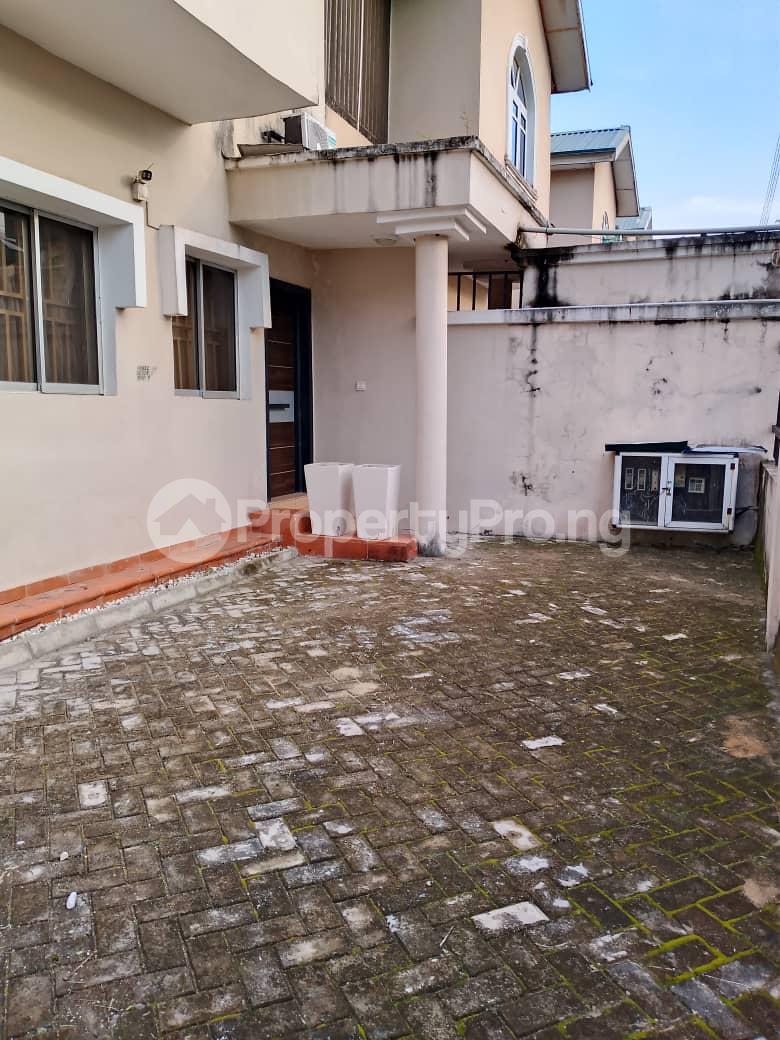 4 bedroom House for sale Oba Oyekan Estate, Lekki Phase 1 Lekki Lagos