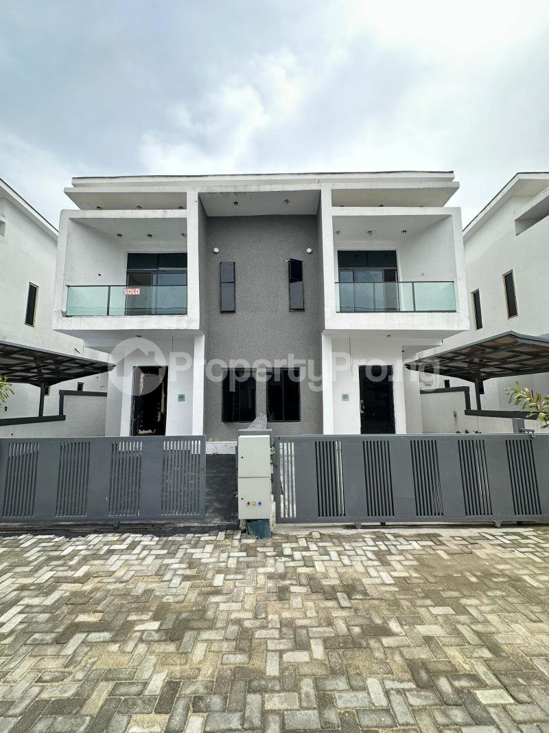 4 bedroom House for sale 2nd Toll Gate Lekki Lagos