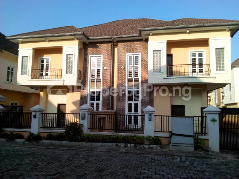 4 bedroom House for sale In An Estate Off Amadasun Street Lekki Phase 2 Lekki Lagos
