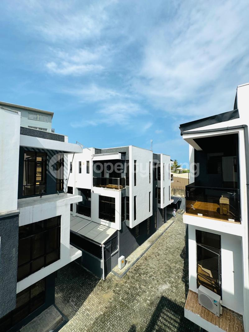4 bedroom House for sale Victoria Island Lagos