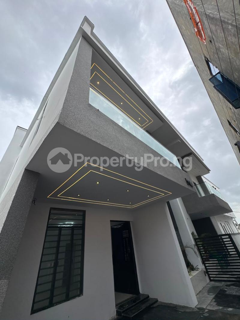 4 bedroom House for sale Orchid Road Lekki Orchid Lekki Lagos