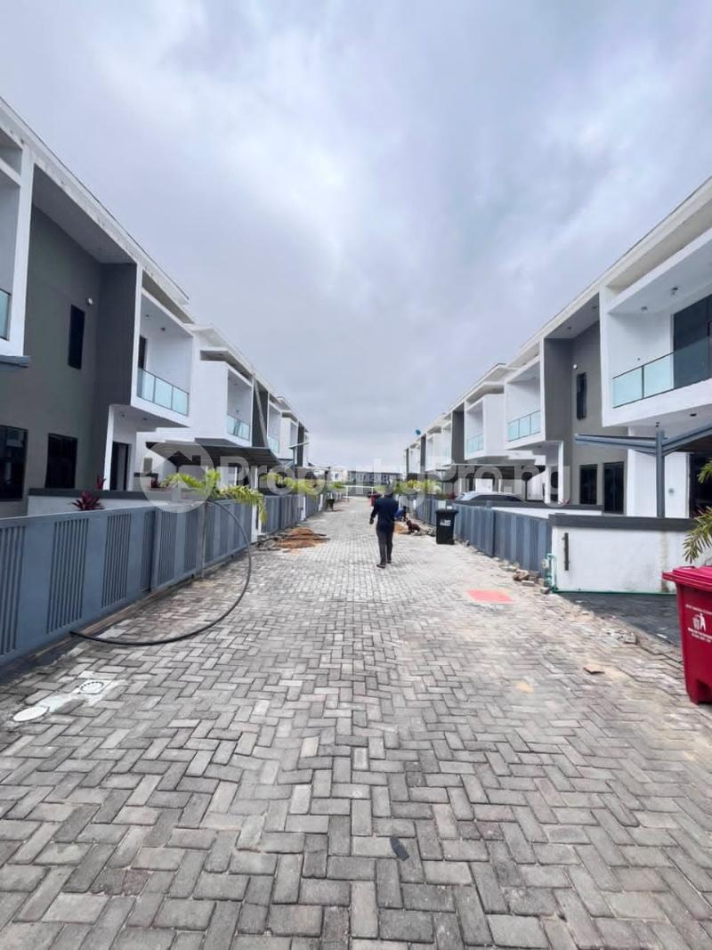 4 bedroom House for rent Orchid Lekki Lagos