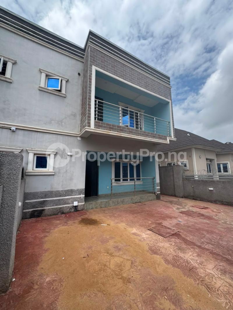 4 bedroom House for rent Along Nut Road Airport Road Lugbe Abuja