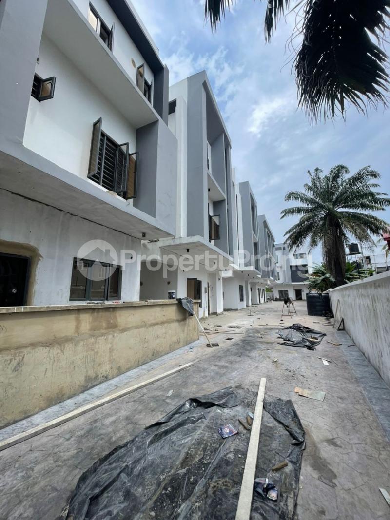 4 bedroom House for sale Surulere Lagos