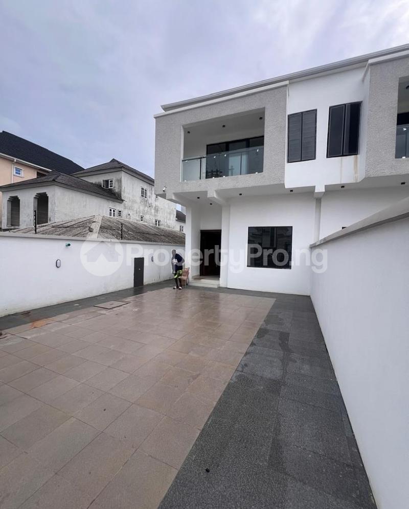 4 bedroom House for sale Ologolo Lekki Lagos