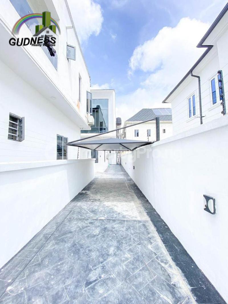4 bedroom House for sale Chevron Lekki Lagos