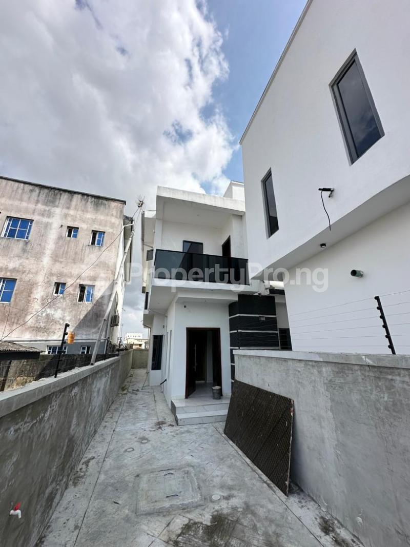 4 bedroom House for sale Ologolo Lekki Lagos