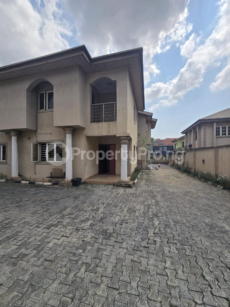 4 bedroom House for rent Magodo Brooks Ojodu Lagos