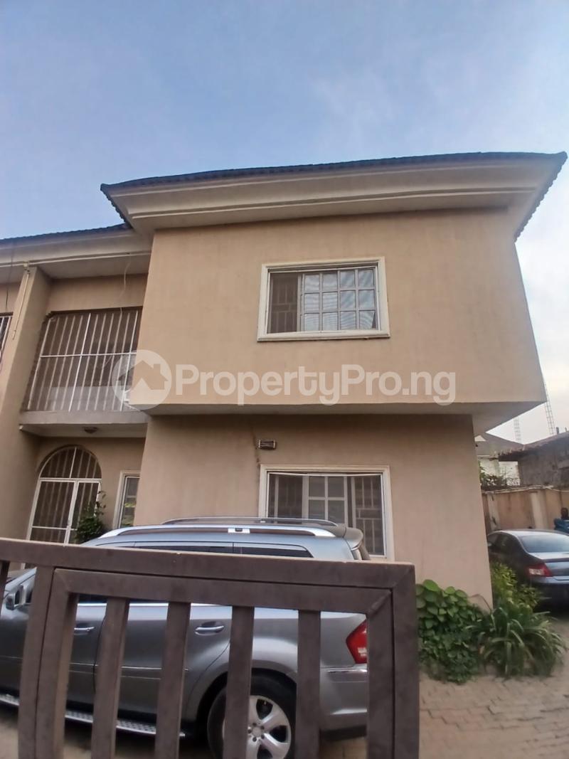 4 bedroom House for sale An Estate Behind Ay Shafa Filling Station Lugbe Abuja
