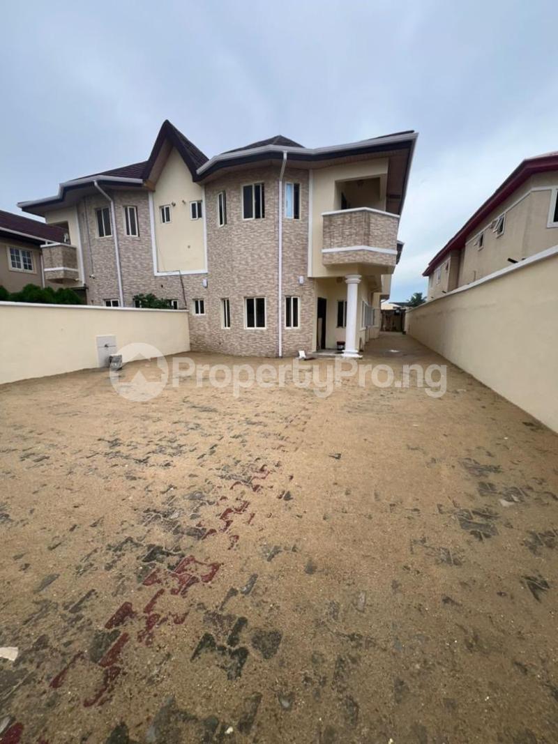 4 bedroom House for rent Alpha Beach Road Lekki Lagos