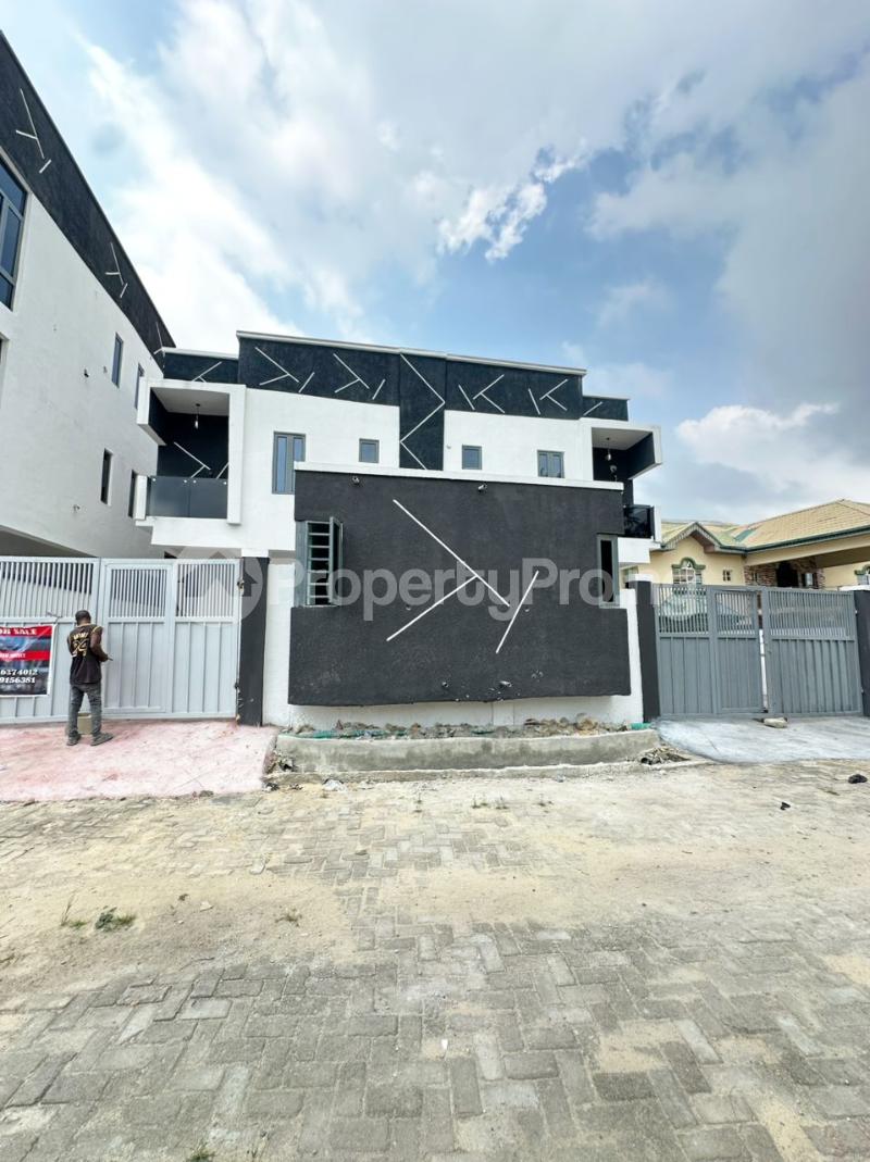 4 bedroom House for sale Ologolo Lekki Lagos