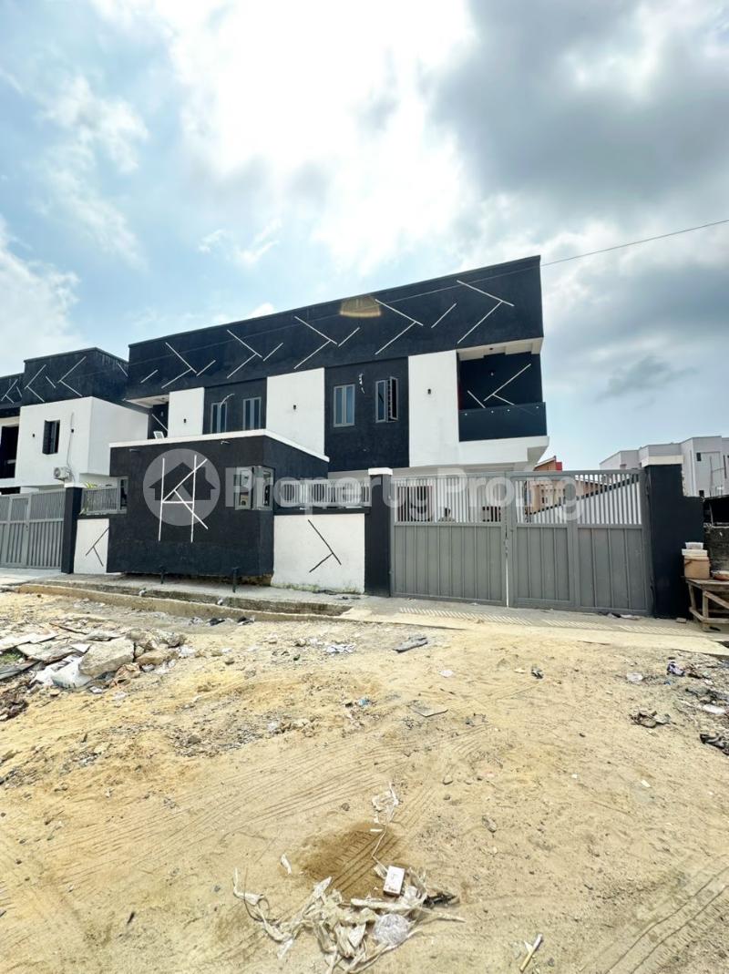 4 bedroom House for sale Ologolo Lekki Lagos