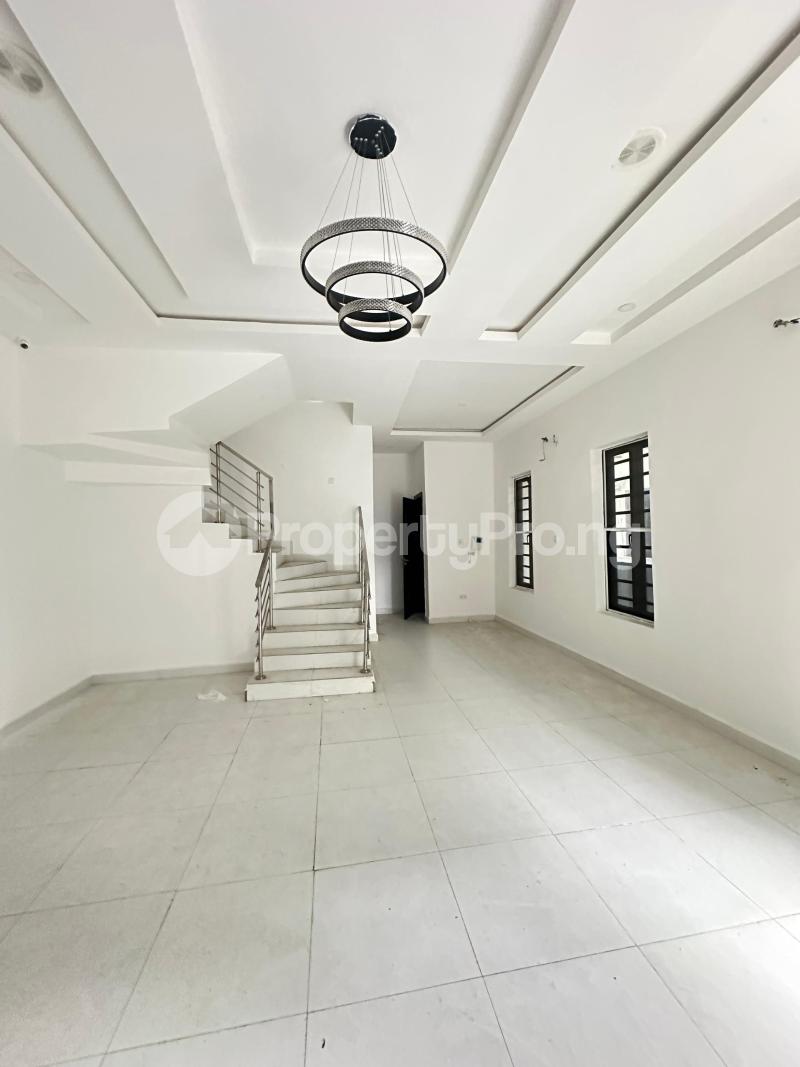 4 bedroom House for sale 2nd Toll Gate Lekki Lagos