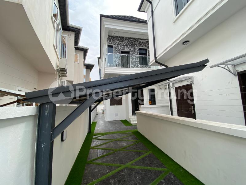 4 bedroom House for sale 2nd Tollgate Orchid Hotel Road chevron Lekki Lagos