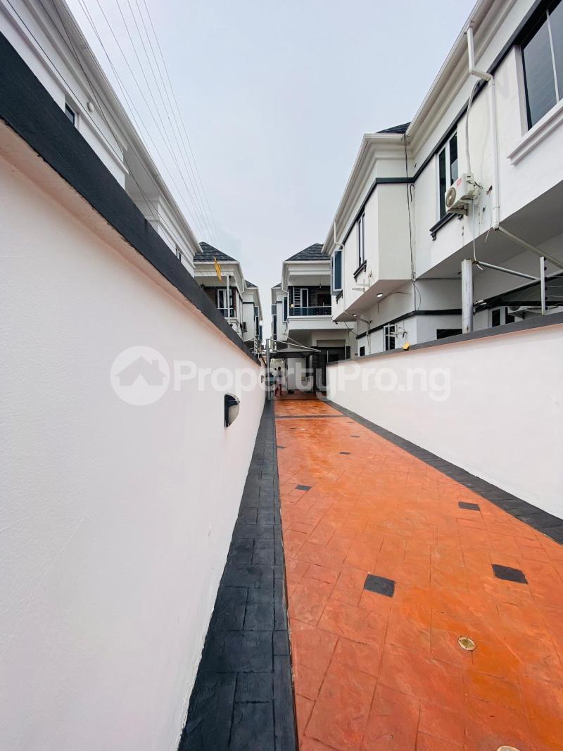 4 bedroom House for sale Muritala Eletu Way, Osapa london Lekki Lagos