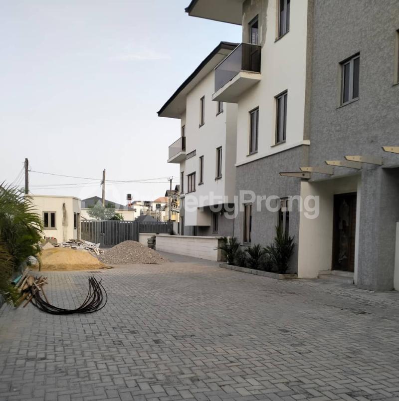 4 bedroom House for sale Lekki Lagos