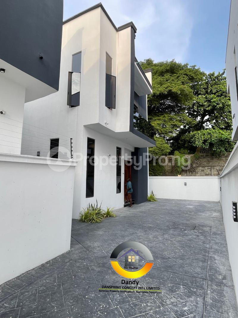 4 bedroom House for sale Chevron Lekki Lagos
