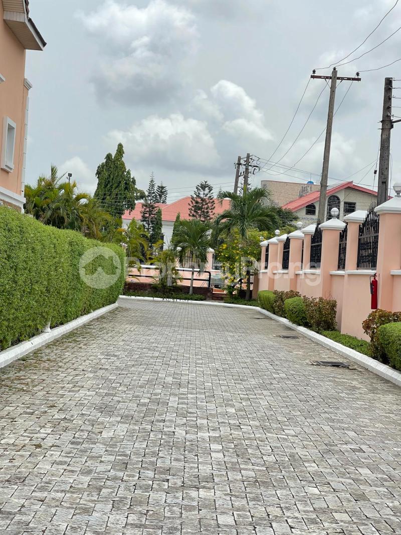 Rent 4 Bedroom Semi Detached Duplex With Bq For Rent In Parkview Estate rent-4-bedroom-semi-detached-duplex-with-bq-for-rent-in-parkview-estate