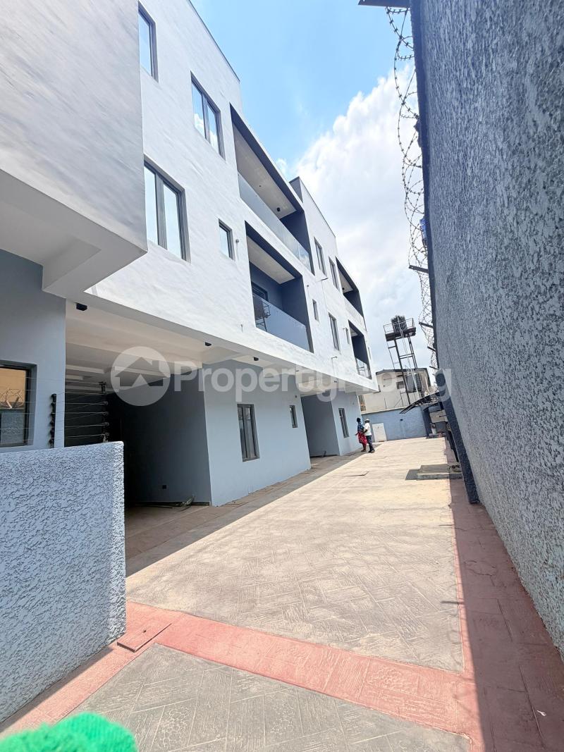 4 bedroom House for sale Ogba Lagos