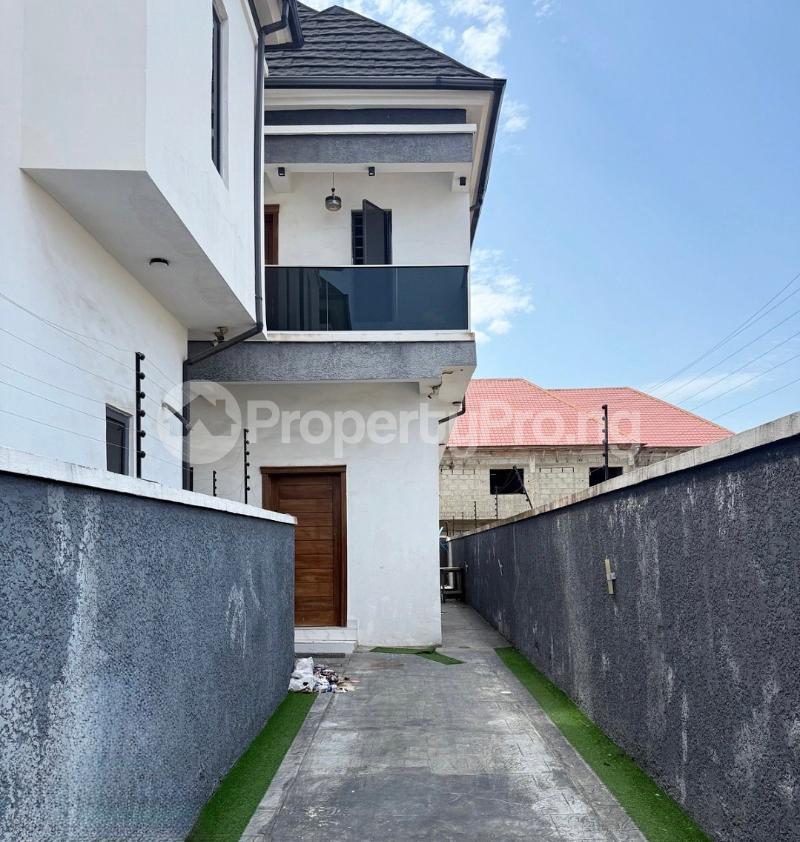 4 bedroom House for rent 2nd Toll Gate Lekki Lagos