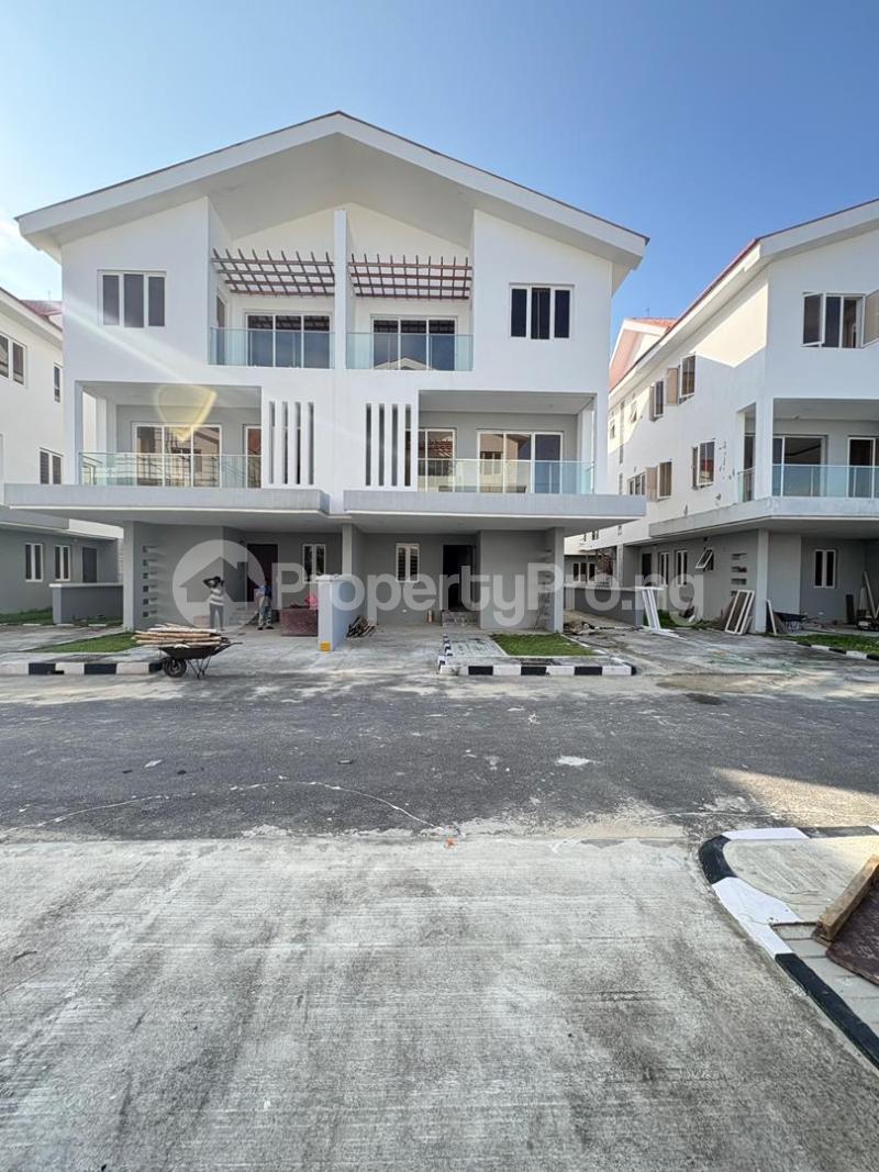 5 bedroom House for rent Lekki Lagos Along Lekki Expressway Lekki Lagos