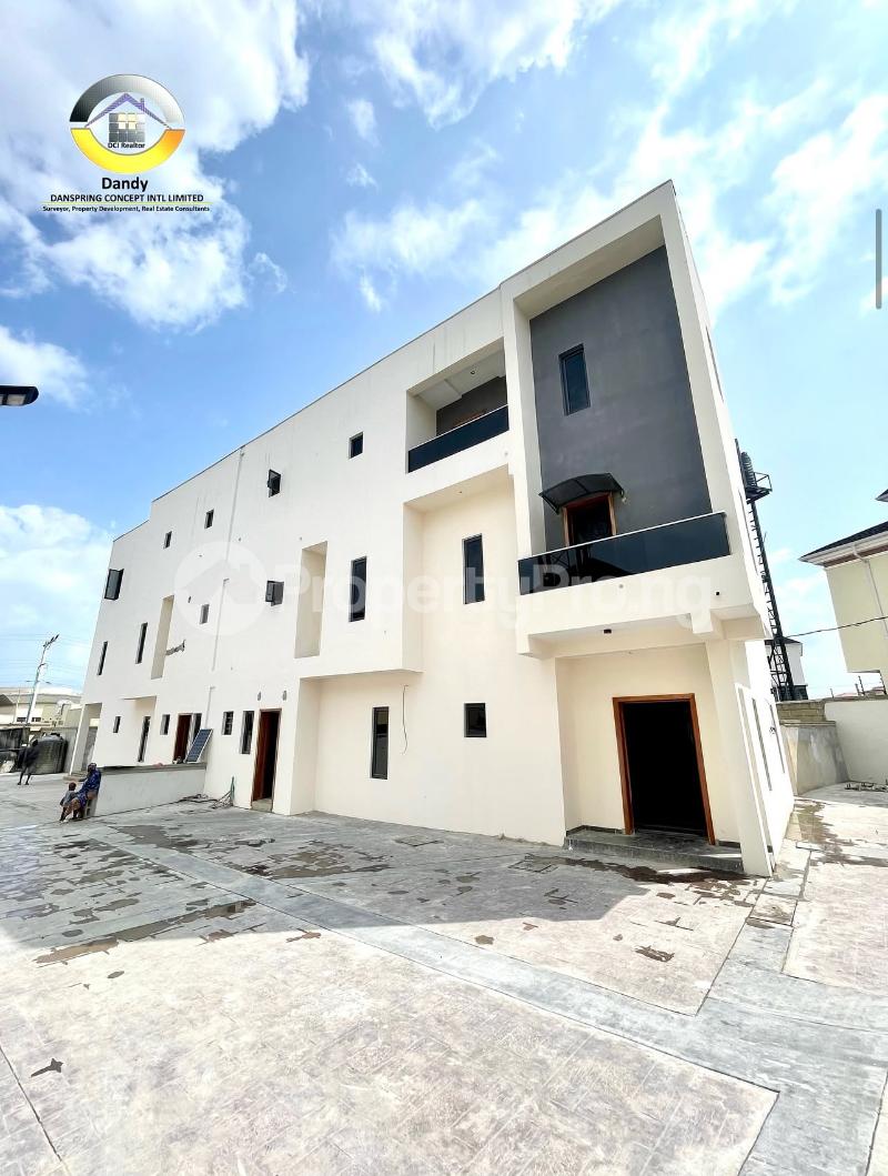 4 bedroom House for sale Lekki Lagos