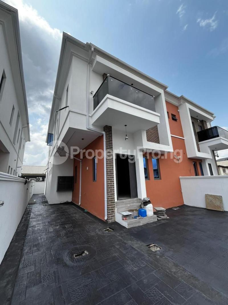4 bedroom House for sale Surulere Lagos