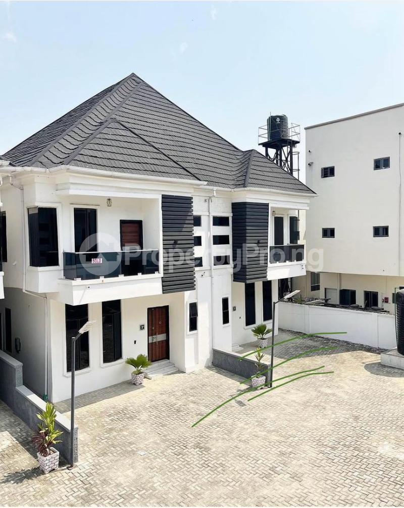 4 bedroom House for sale Orchid Road Lekki Lagos