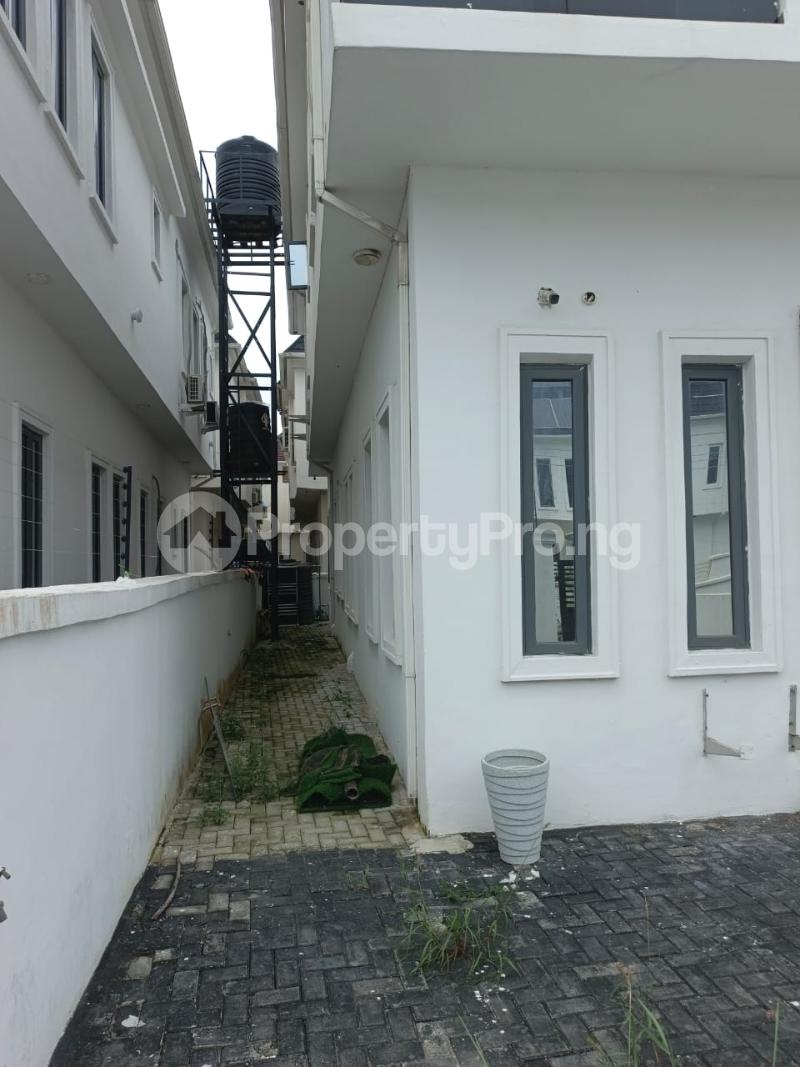 4 bedroom House for sale ?rc Estate Harris Drive ,vgc VGC Lekki Lagos
