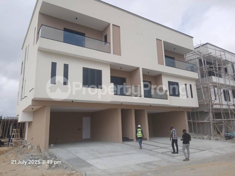 4 bedroom House for sale Admiralty Road Lekki Lagos