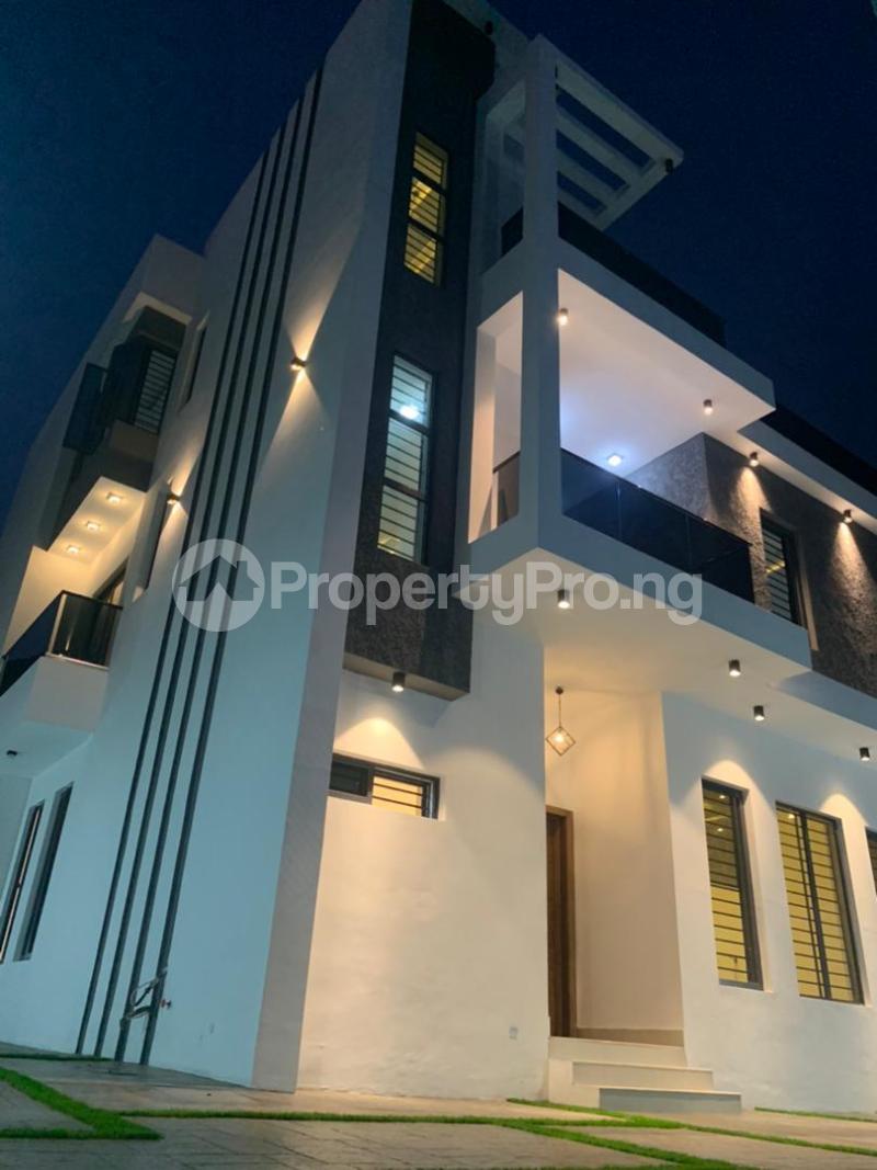 4 bedroom House for sale Lekki Lagos