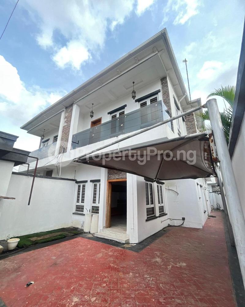 4 bedroom House for sale Osapa london Lekki Lagos