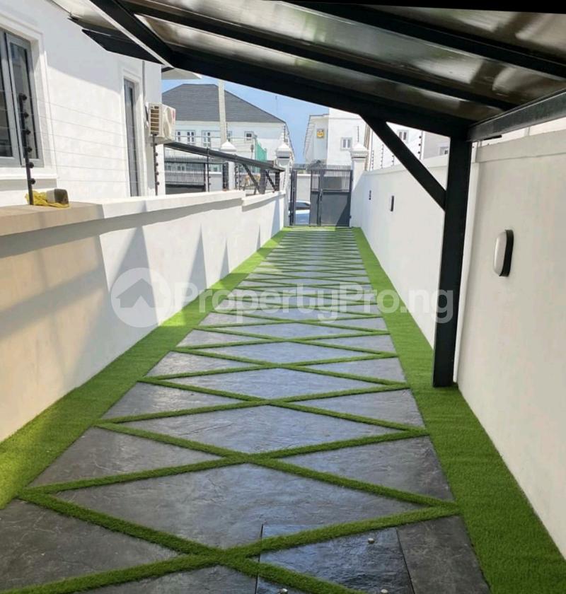 4 bedroom House for sale Orchid Hotel Road Lekki Lagos