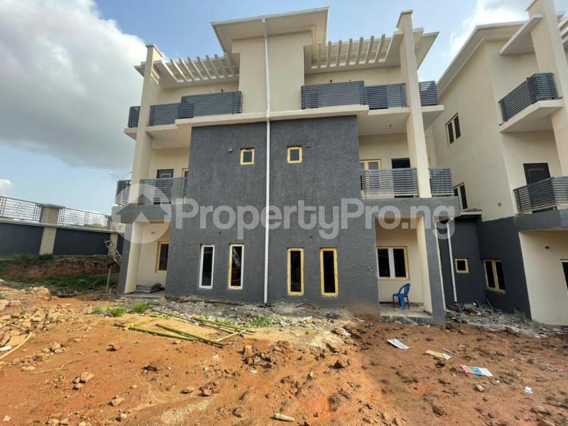 4 bedroom House for sale 1 Minute Drive From The Coza Church, Guzape Abuja