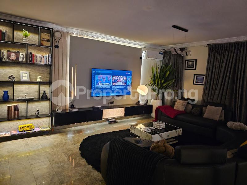 4 bedroom Flat / Apartment for shortlet Ilupeju Lagos