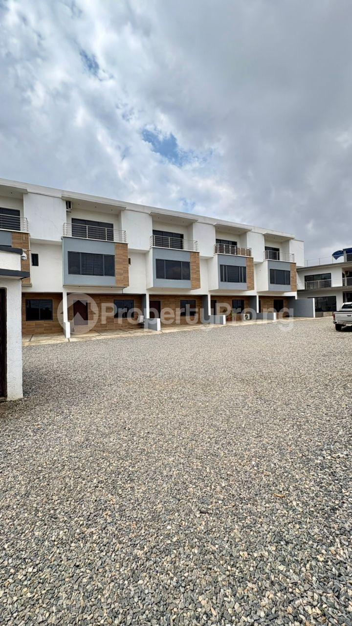 4 bedroom Flat / Apartment for shortlet Alalubosa Gra Ibadan Oyo