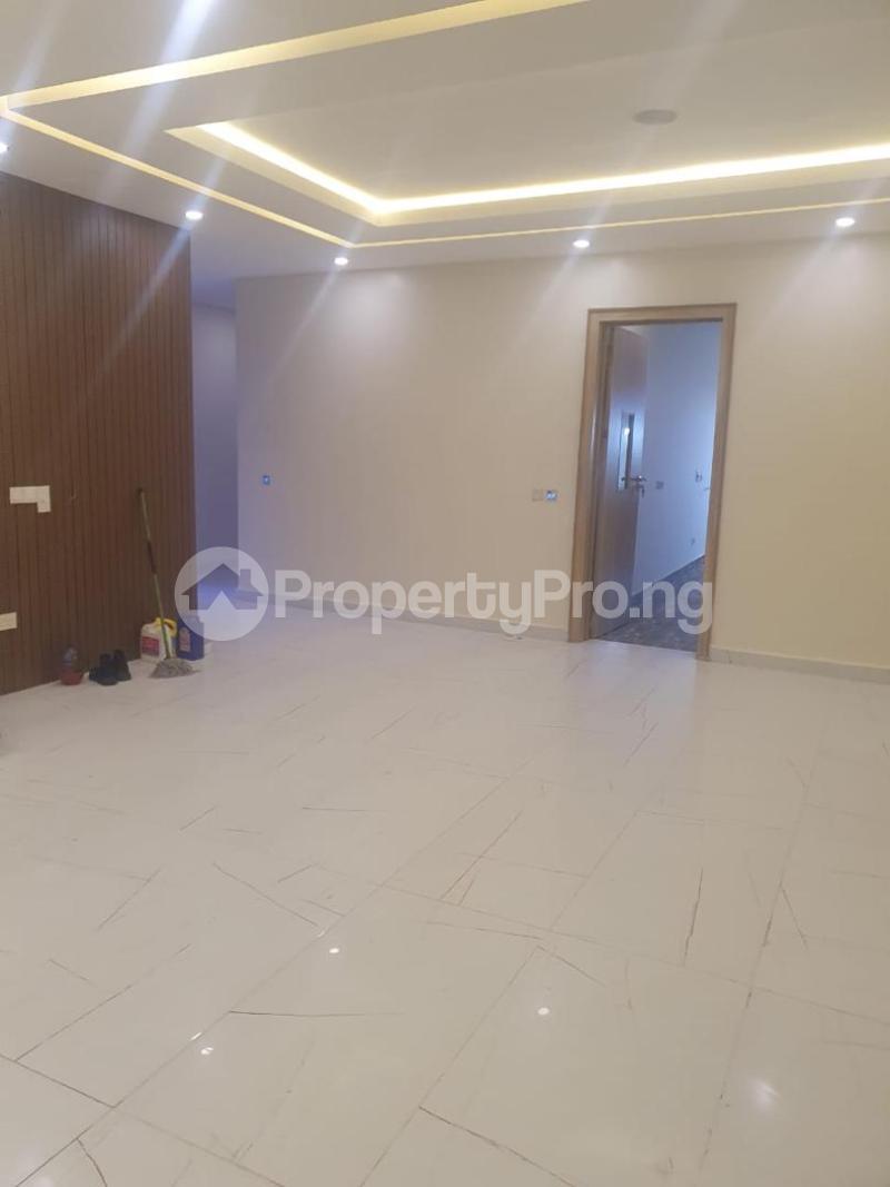 4 bedroom Flat / Apartment for sale Off Palace Road ONIRU Victoria Island Lagos